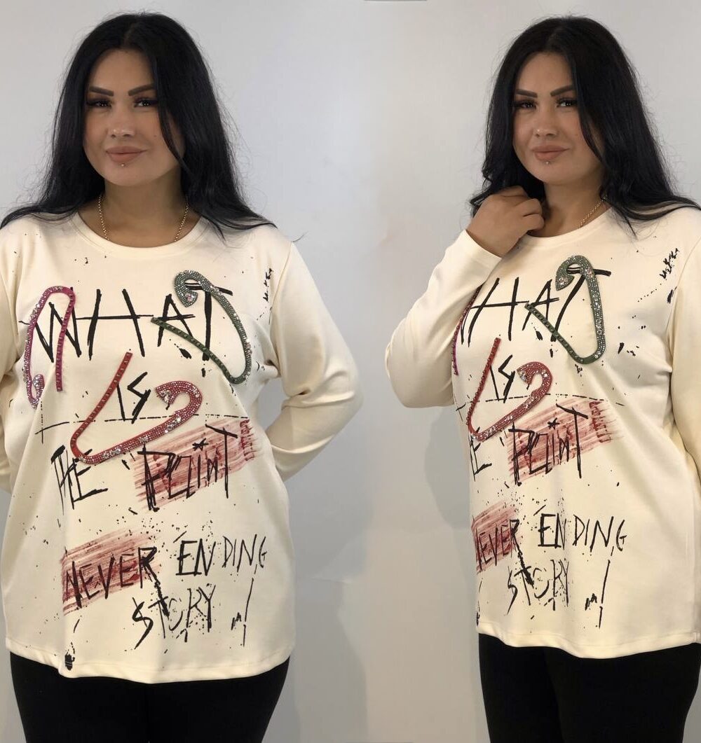 Oversize Bluzka z Ręcznie Pisanymi Elementami