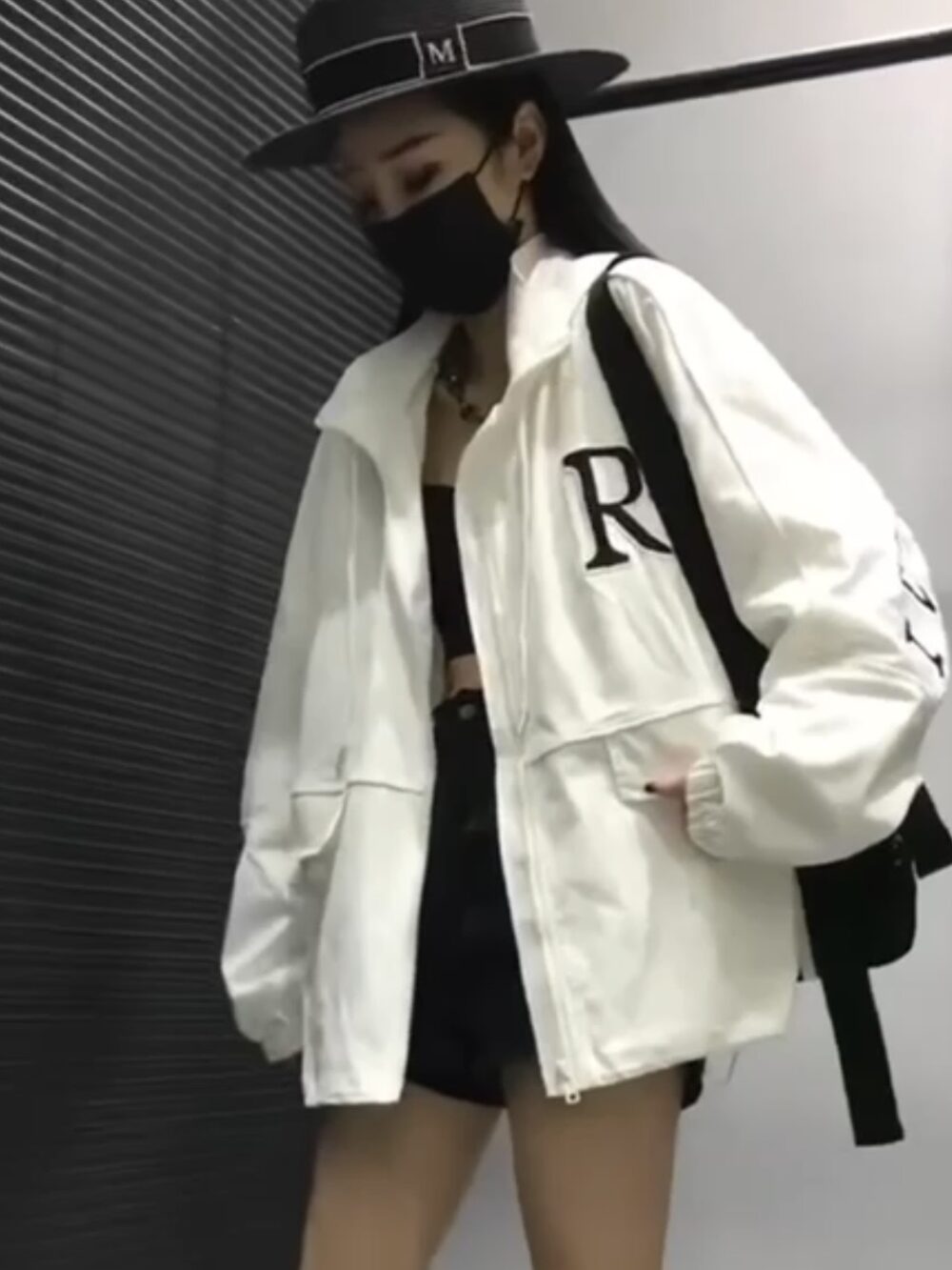 Kurtka oversize „R” z aplikacją na plecach